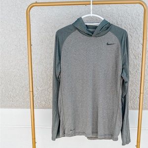 Men’s Large Nike Dri Fit Long Sleeve Hooded Tee